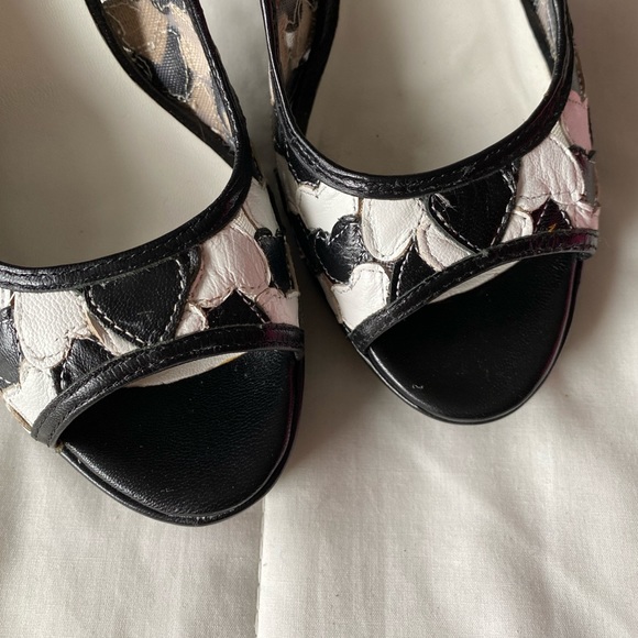 BETSY JOHNSON black and white heart peep toe pumps - Picture 5 of 12